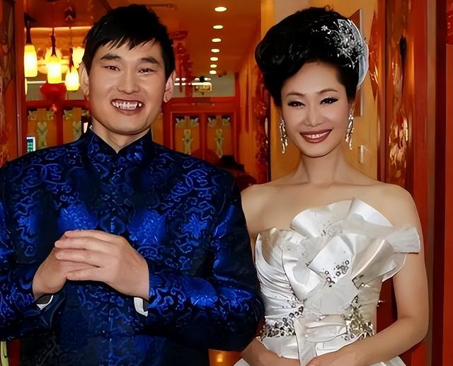 于文华也没想到，大衣哥爆红14年后	，如今终于过上了理想生活