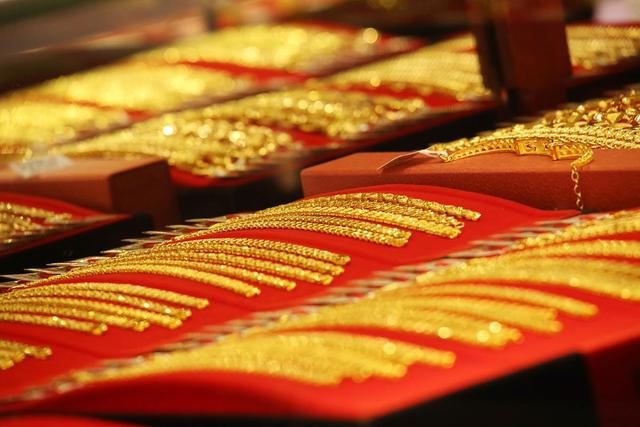 黄金涨价“受害者”出现了，手镯变耳环	，结婚的到底还买不买？