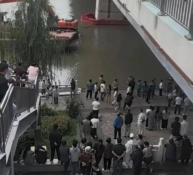 新郎跳河后续：网友爆2年前已订婚，彩礼含六金，丈母娘很有名气