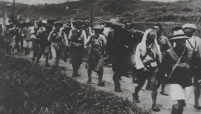 她从大队书记到中央候补委员，84年被开除党籍，退休后住进深山中