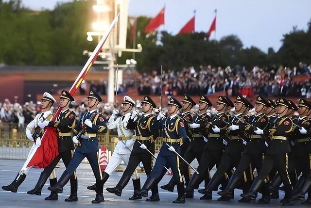 天安门旗台上为什么要安装空调？凉风根本吹不到士兵，看完才明白