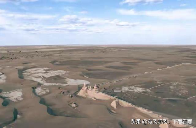 额济纳胡杨：为何枯木、遗址与烟火，反倒成了最动人的风景？