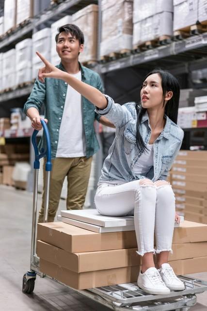 不用怀疑，女人有以下6个行为，就是生理性喜欢你，很准