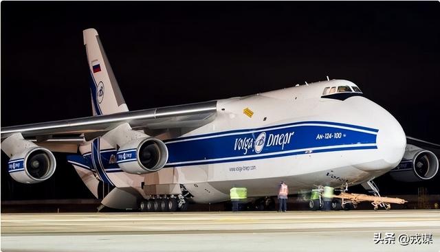 俄巨型运输机突降伊朗！军火专机还带苏35？美以急眼拦不住