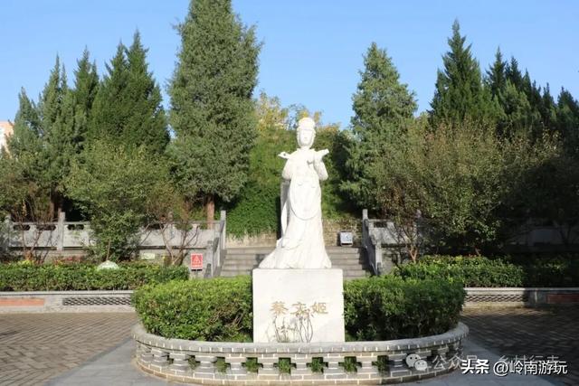 隐藏在蓝田县一村子的3A 级名胜古迹，竟是东汉才女纪念馆！