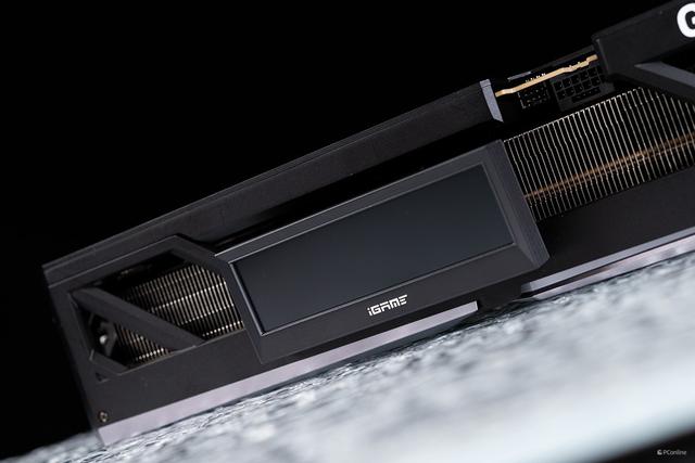 iGame RTX 5090 D v2火神显卡评测：凌厉方正硬汉！性能依旧能打！