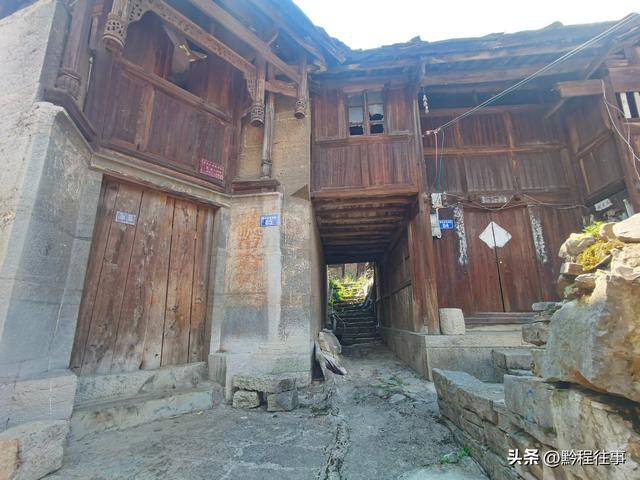 寻找一个空中阁楼躲匪洞堡，一栋150多年历史的深宅大院