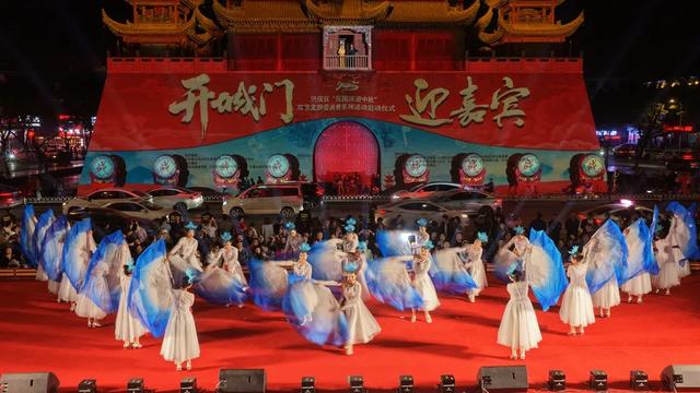兴庆区双节文旅盛宴启幕 古今交融 燃动银川老城
