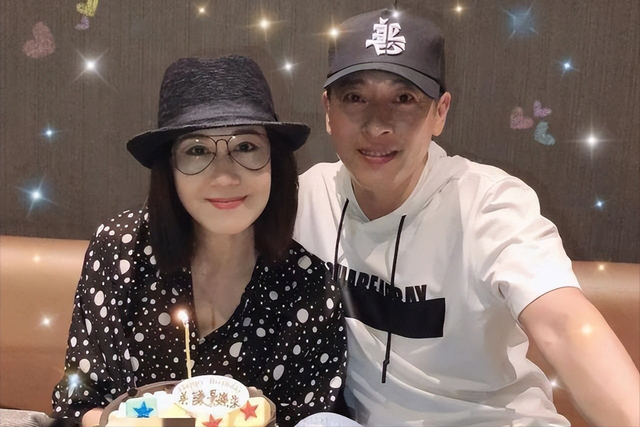 夫妻俩为了不变老，坚持31年不吃肉不生子，如今59岁近照不敢认