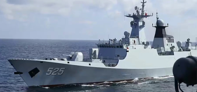 5艘航母随时云集南海，中方手段升级空前强力，枪炮无眼对菲警告
