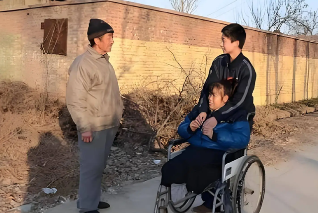 远离造神陷阱！央视采访暴露庞众望真实现状，给所有人提了个醒