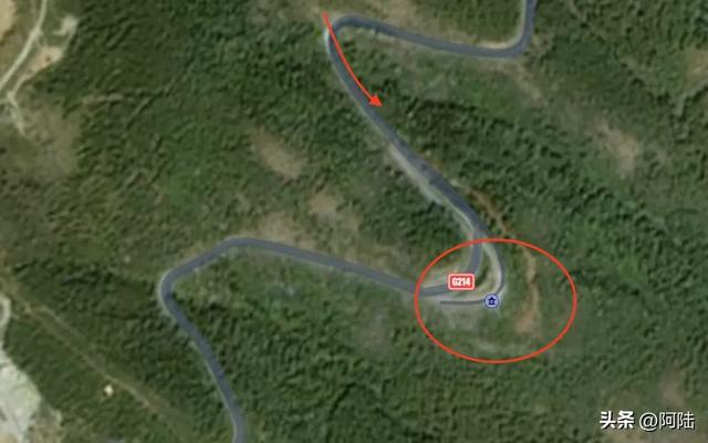 大理郊外的G214国道有个观景台,是只适合骑友去打卡的好去处