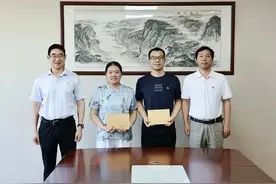 市委教育工委书记、市教育局局长倪成城到马陵中学进行七一慰问图片