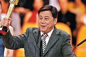 因脾气大而被起外号的四位港星，黄日华叫喷火华，夏雨叫青筋现图片