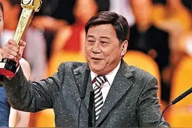 因脾气大而被起外号的四位港星，黄日华叫喷火华，夏雨叫青筋现图片