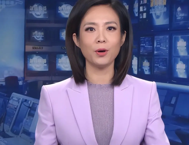 原来九三阅兵的解说是她！23岁登上央视，47岁坚守岗位仍旧单身