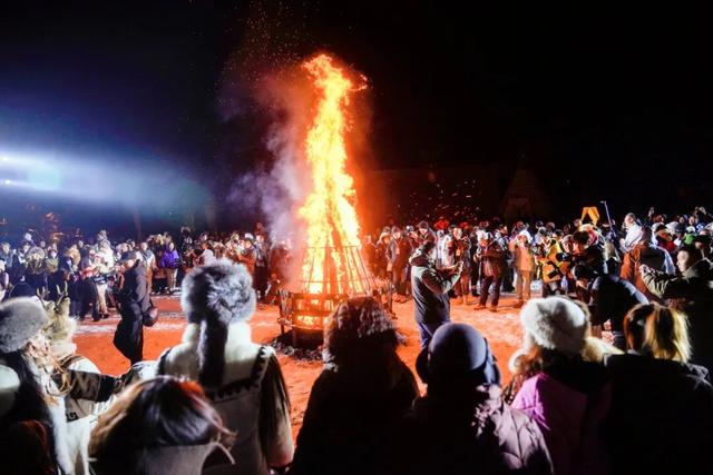 冷极燃情启新季 2025-2026内蒙古自治区冰雪旅游季暨呼伦贝尔冬季旅游启动仪式在根河市举行