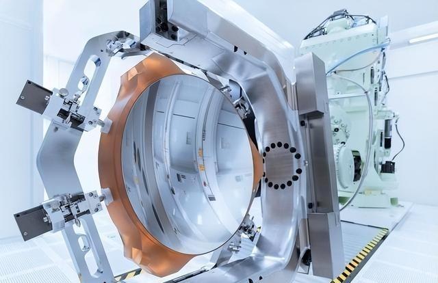 俄罗斯：我们拥有EUV光刻机核心技术，会比中国更快造出光刻机！