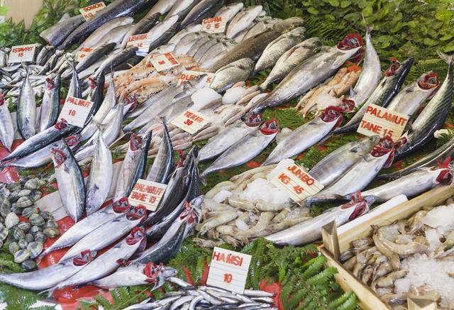 高市早苗终究是没挺住，中美罕见联合敲打之后，日方选择后退一步