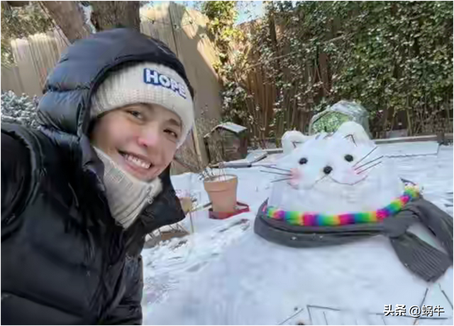 姚晨和儿子在北京别墅堆雪人，儿子土豆越长越帅，院子里都是猫窝