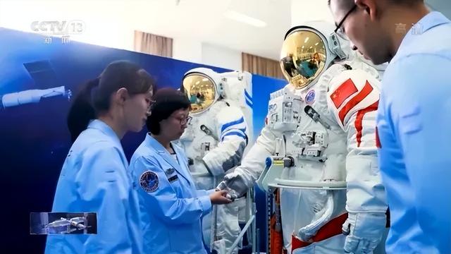 神舟二十号完成第三次出舱：陈冬创造纪录，王杰实现漫步太空
