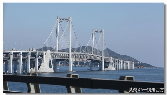 全长6800米的大连星海湾大桥气势恢宏