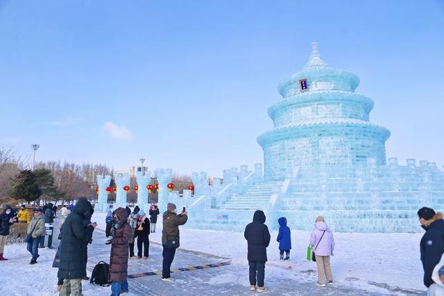 冰雕雪雕齐上阵！长春新民大街变梦幻冬日乐园