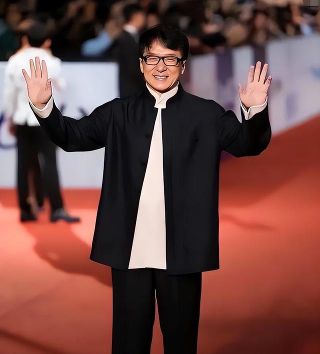 隐婚生子真相大白4个月，43岁房祖名真实现状曝光，成龙没说谎