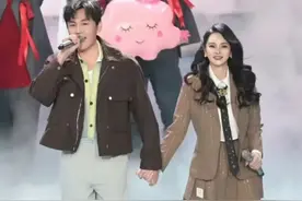 娱乐圈“二婚”的明星，依然很幸福！图片