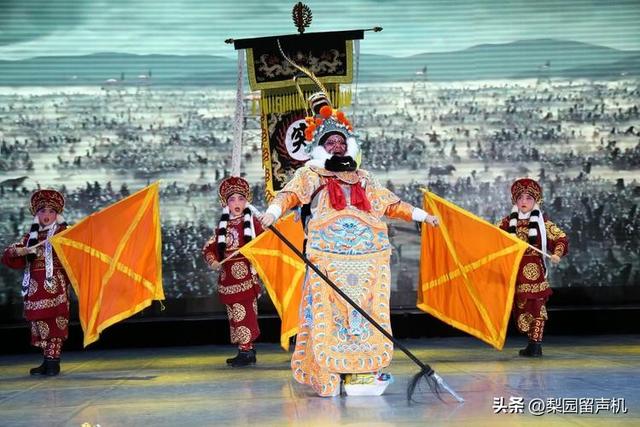 不要人夸颜色好，只留清气满乾坤，记梅花奖获得者小香玉