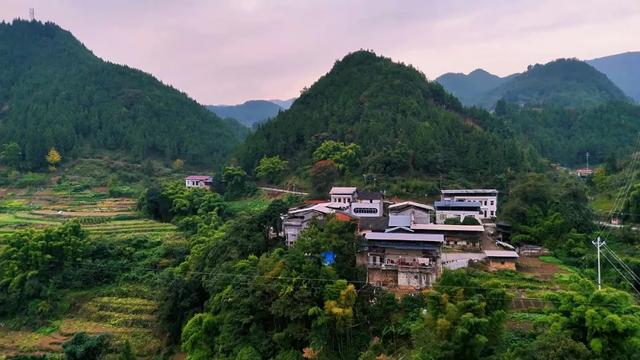 重访开州岳溪善字山：与一座山村的秋日对话，追寻记忆中的乡恋