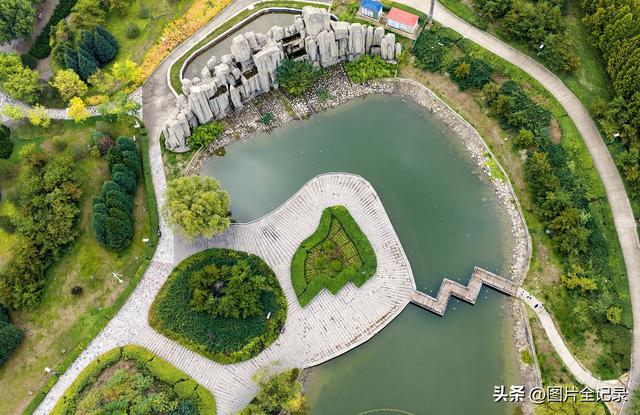 山西襄汾：城市公园秋色美