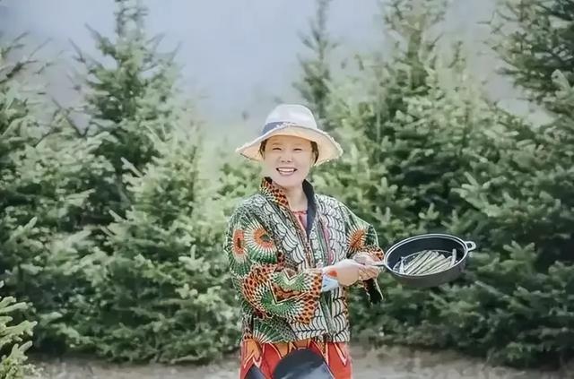 老锣和龚琳娜离婚后，他的生活怎么样？