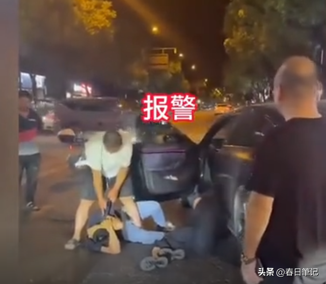 浙江男子暴打情夫后续！猛踹私密处，妻子跪地求饶，犯致命性错误