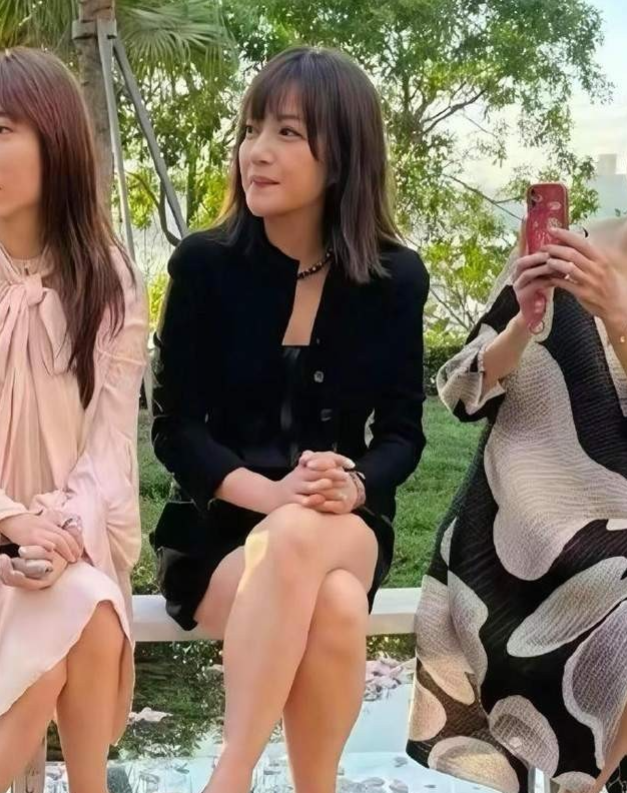 封杀四年，49岁赵薇突传消息，因胃癌去世传闻5个月前就真相大白