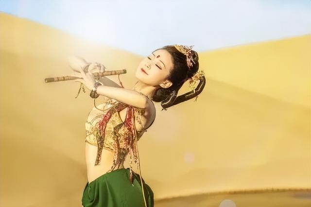 【游玩指南】鸣沙山月牙泉景区：畅玩沙漠秘境，尽享独特风情