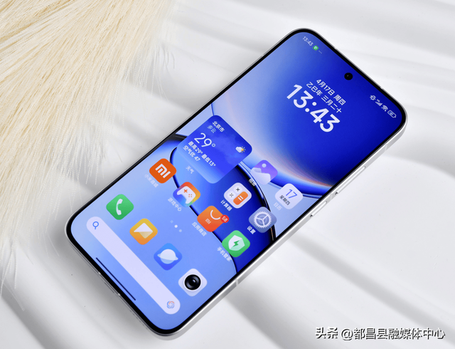 红米豁出去了！240万跑分+7550mAh+金属中框，256GB不到1500元