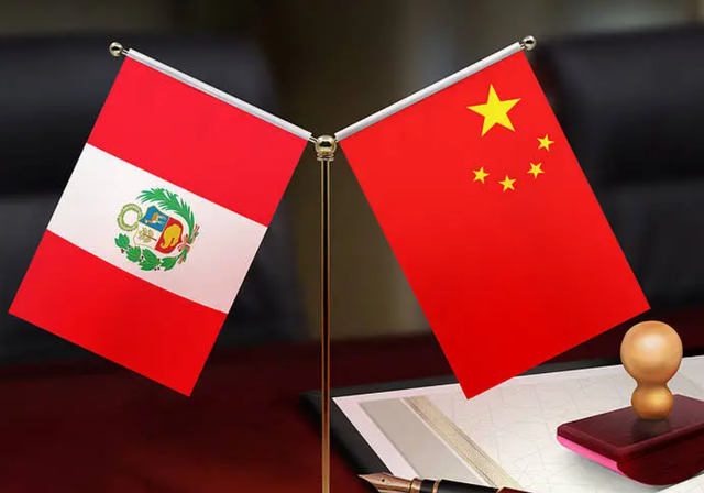 买中国坦克阅兵，用完就退货，如今又想买无人机，中国回四个大字