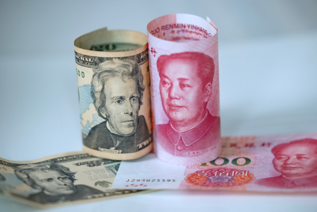 美国又加25%关税，特朗普提前开香槟，中国：抛售5000亿美债