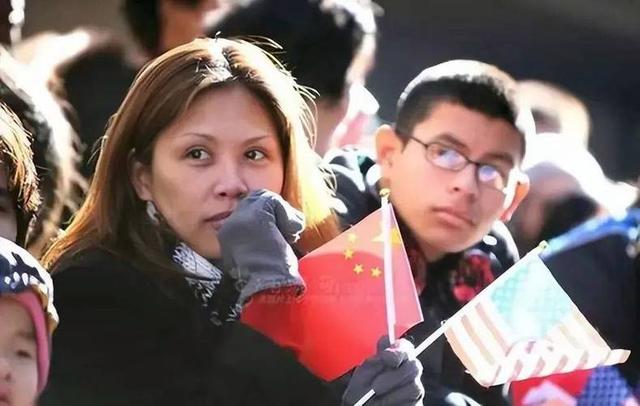 首尔爆发反华游行，韩国人疑惑：为什么中国人没有一丁点害怕？