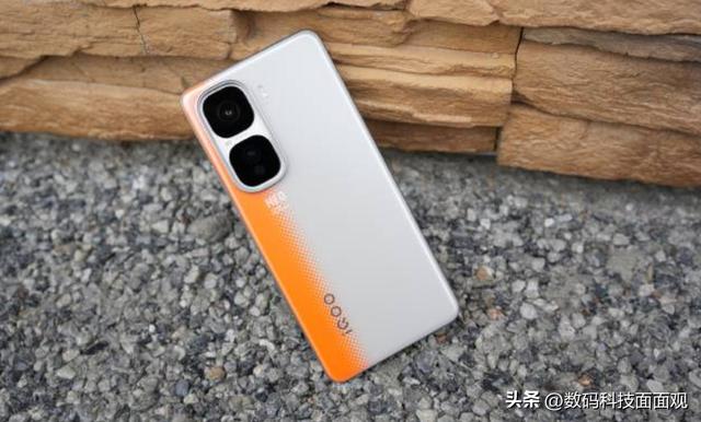 ‌小米Redmi K80为何受欢迎？搭载同款处理器，iQOO Neo10价格更香