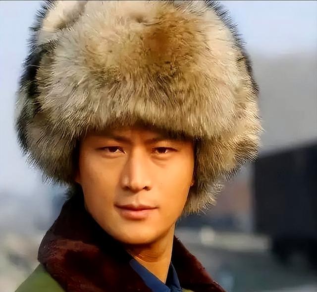 演了83部戏都没红，颜值不输靳东演技不输张译，如今47岁还在拍戏