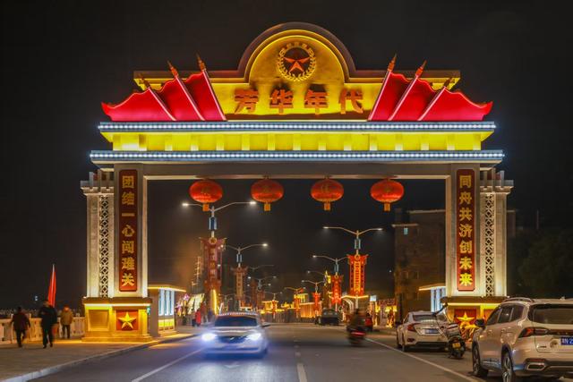 在湖南洪江古商城邂逅“灯火绘就的诗画中国”