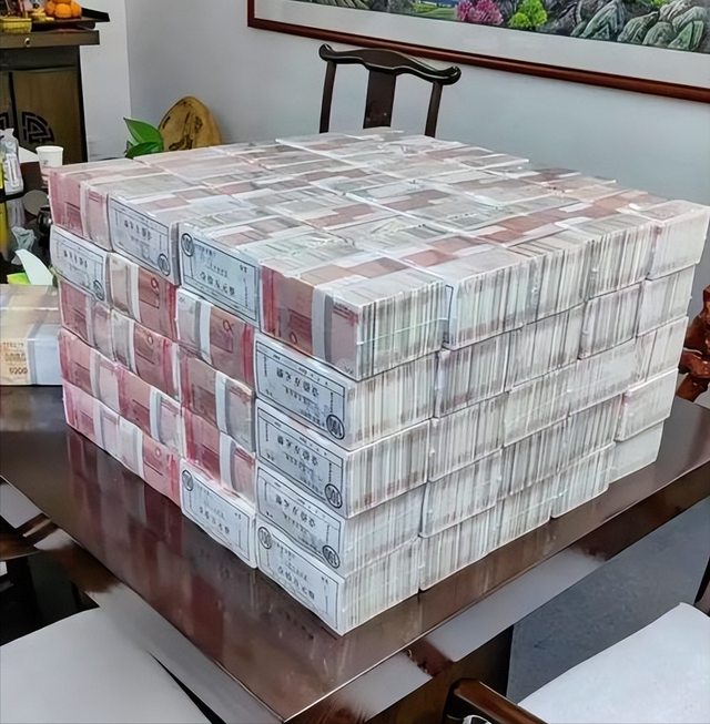 中央重磅文件！国家踩刹车，未来10年财政格局要变天，什么信号？