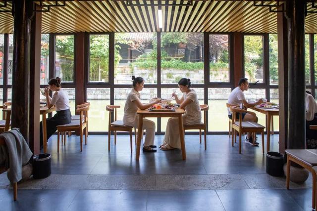 开学周末去哪玩？枣庄在校大学生游台儿庄古城门票免费，解锁秋日研学+打卡双重体验