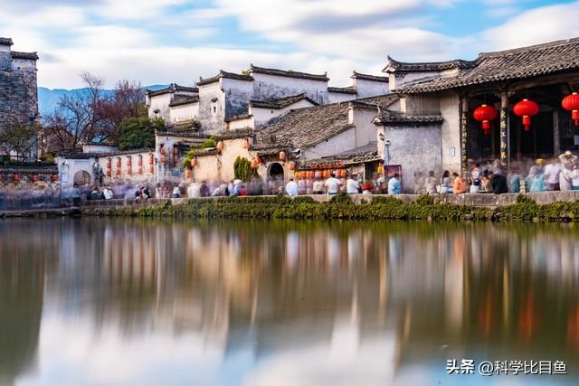 高速堵，景区挤，国庆出行如此“添堵”，我们为何还要热衷往外跑