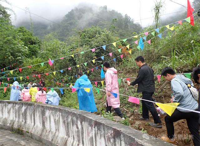 寻访十八军进墨第一村，体验极边村落的多彩共生