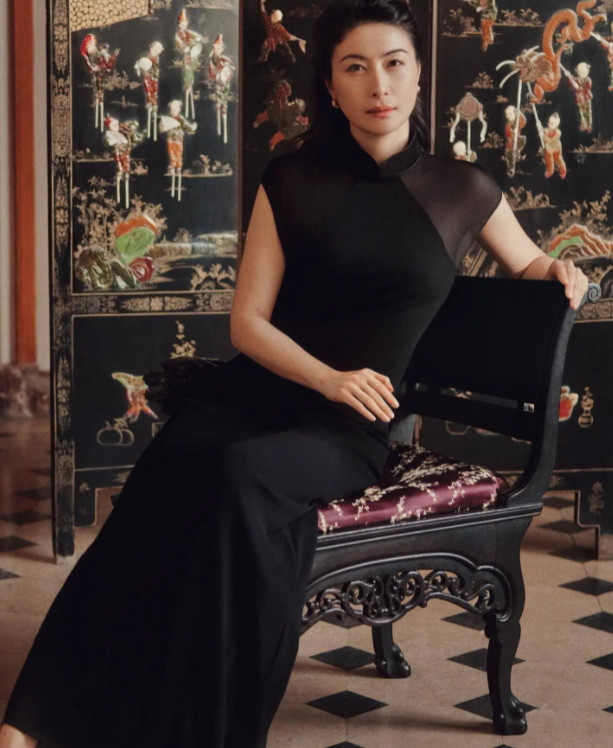 不装了！结婚10年后，章泽天彻底跟刘强东翻脸，郭晶晶当初没说错