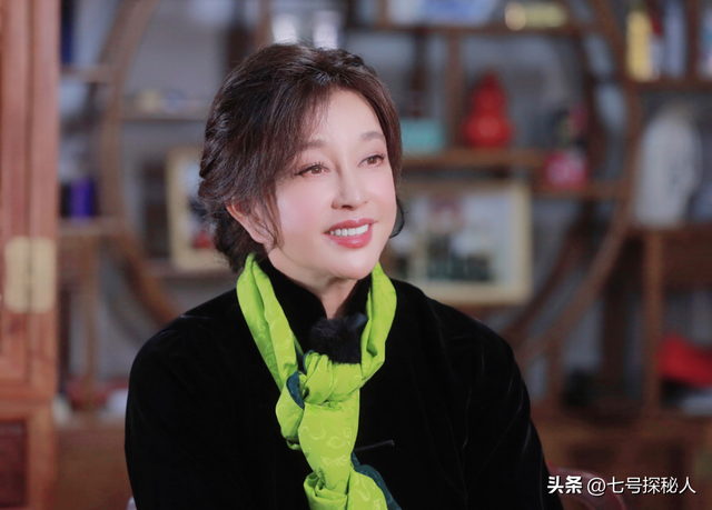 “红杏出墙”！这5位给老公戴帽子的女星，简直堪比现代版潘金莲