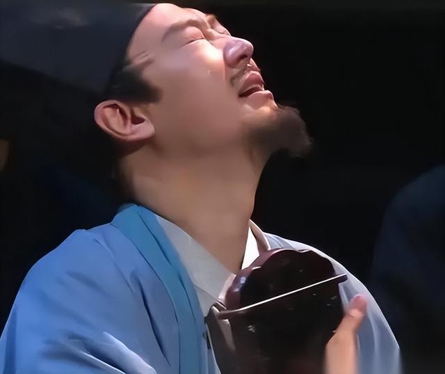 李乃文也没想到，朱媛媛离世仅半年，辛柏青已经走上了另一条路